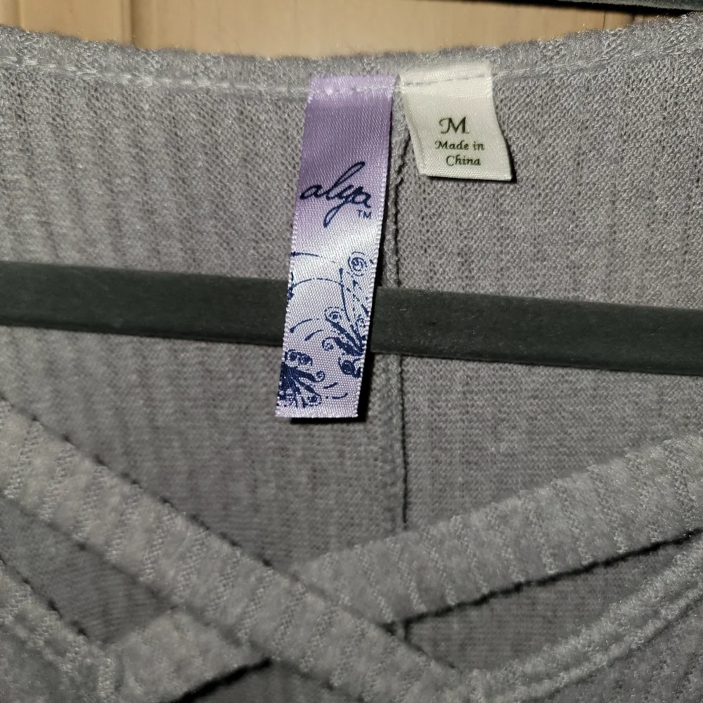 Misses sz M Alya Gray Sweater Dress v-neck Fall Casual Dress Cozy - Picture 4 of 4